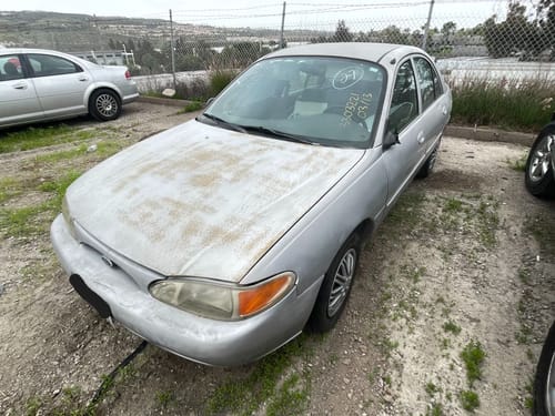 2000 Ford Escort