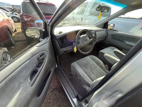 2002 Mazda MPV