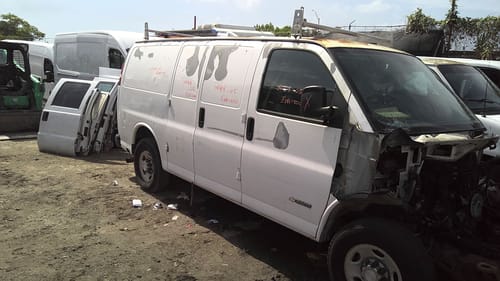 2005 GMC Expr25