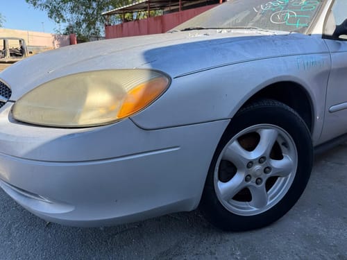 2003 Ford Taurus