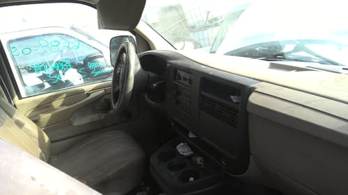 2005 GMC Expr15