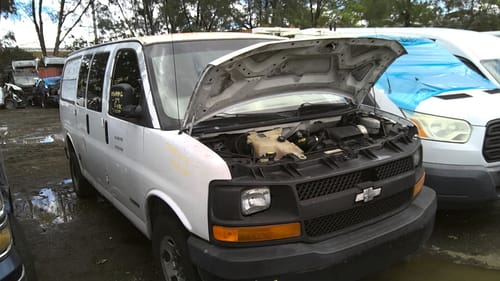 2004 GMC Expr25