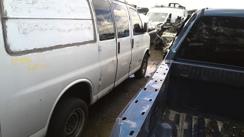 2004 GMC Expr25