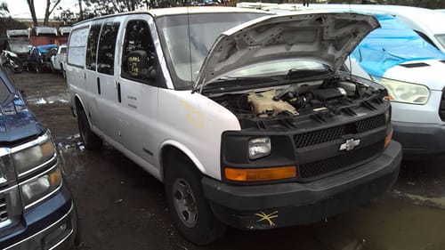2004 GMC Expr25