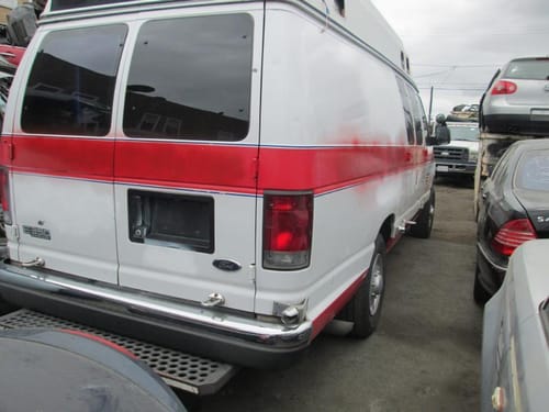 2003 Ford E-350