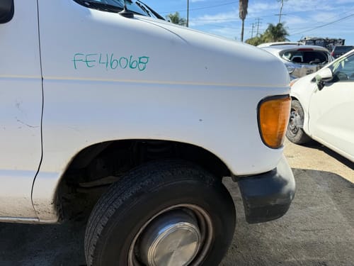 2005 Ford E-350