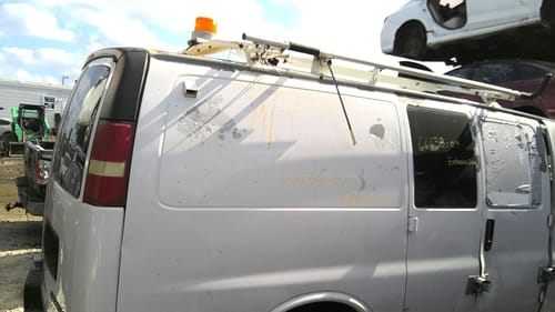 2004 GMC Expr15
