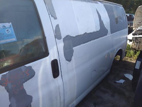 2008 GMC Expr25