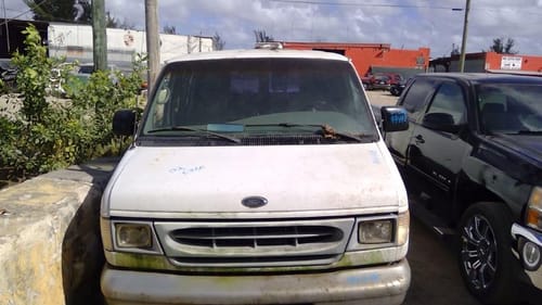 2001 Ford E-250