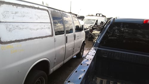 2004 GMC Expr25