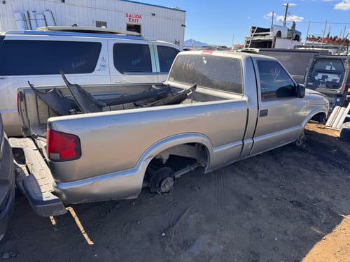 2003 GMC S10s15