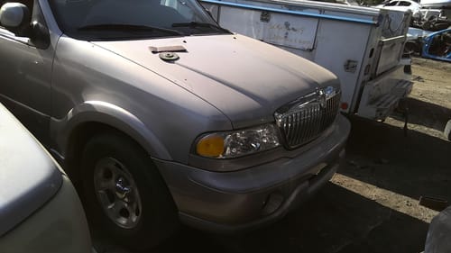 2002 Lincoln Navigator