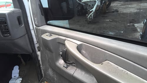 2004 GMC Expr25
