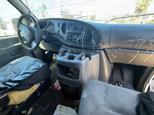 2005 Ford E-350