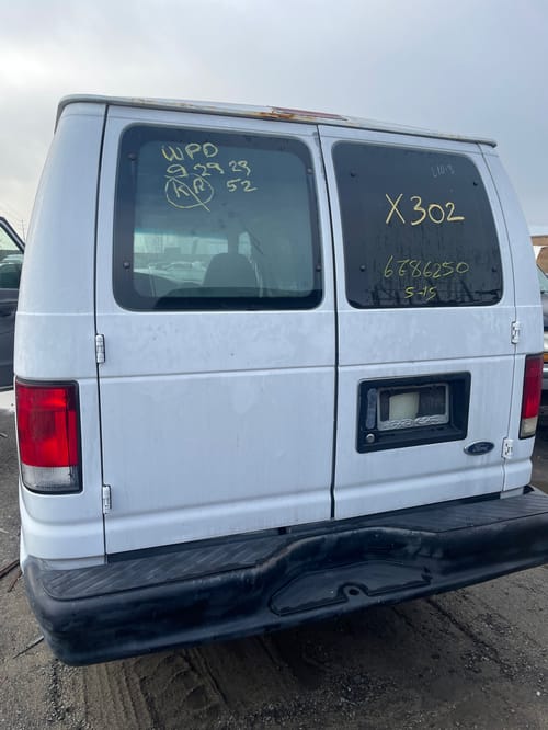 2000 Ford E-250