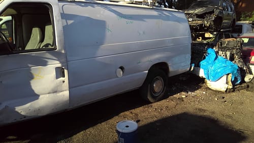 2000 Ford E-250