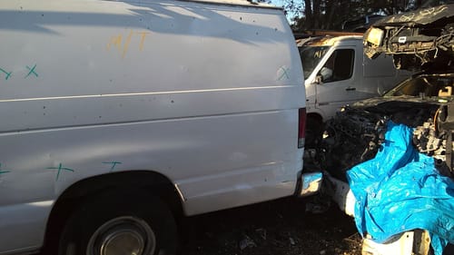 2000 Ford E-250
