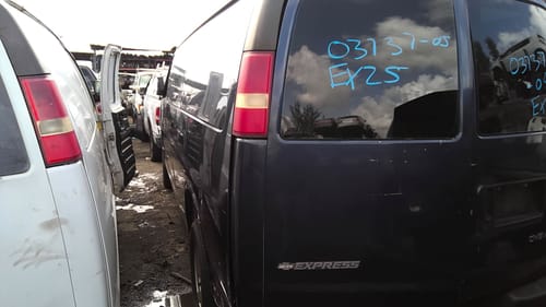 2003 GMC Expr25