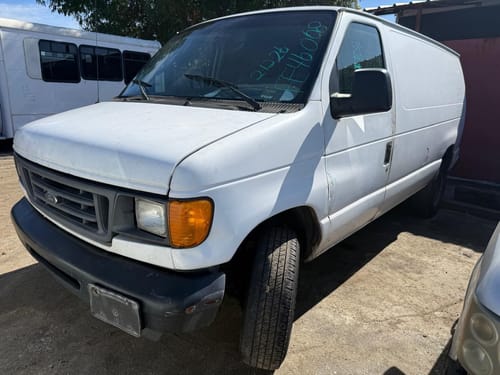 2005 Ford E-350