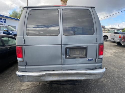 2003 Ford E-350