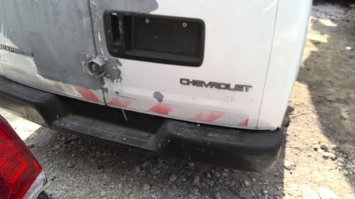 2004 GMC Expr15