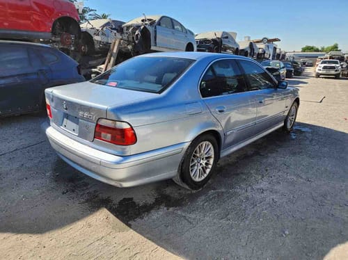 2003 BMW 530i