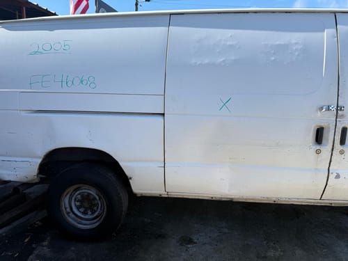 2005 Ford E-350