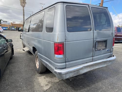 2003 Ford E-350