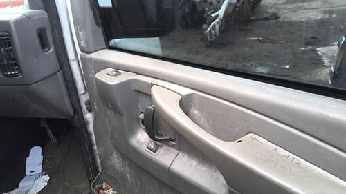 2004 GMC Expr25