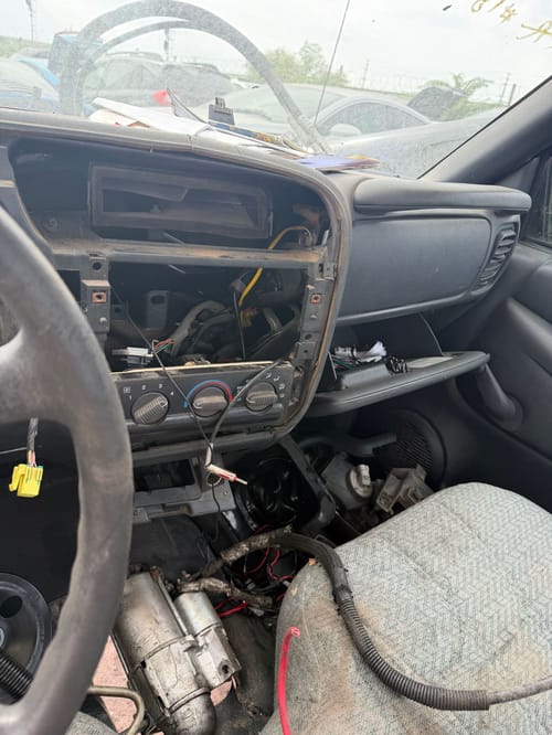 1999 GMC S10s15