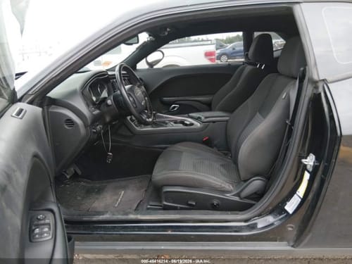 2016 Chrysler Challenger